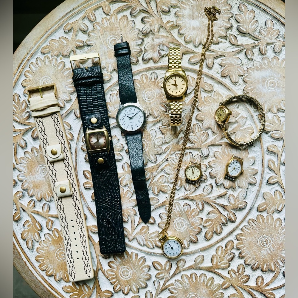 LOT— 7 Vintage Watches and extra watch band